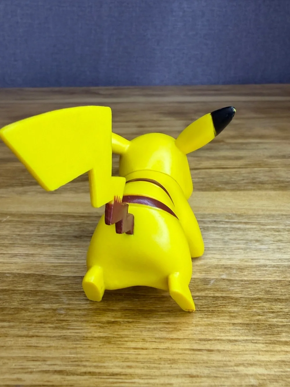 Pokémon Pikachu Figure 2011 JAKKS All Fours Pose, Yelling Expression Toy